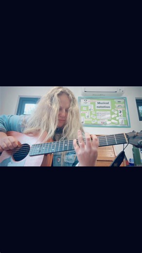 Just a quick swingin’ finger workout while waiting for my student to arrive! 🎸✨ Four fingers, endless grooves. #guitarpractice #SwingRhythm | Guitar Lessons with Marija Kons