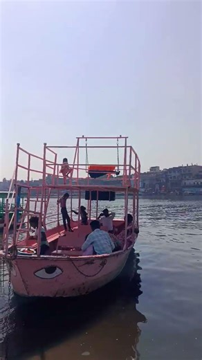 विश्राम घाट मथुरा के 25 घाटों के बीच स्थित है, #srikrisna # Jamuna River #viral