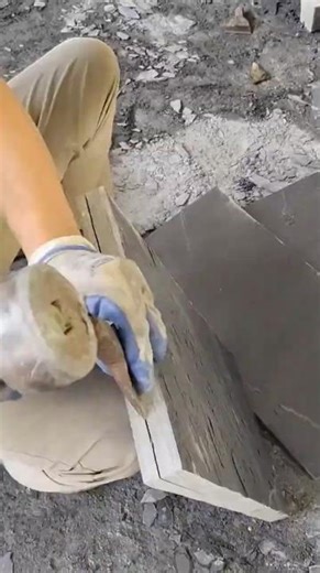 Manual Stone Splitting #craftsmanship #stonemason #traditionalcraft