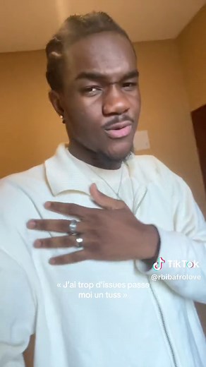 Melo and International Flow: Hip-Hop Collaboration