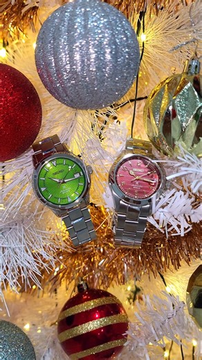 Decorating my Christmas tree #watches #christmas #seiko
