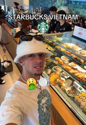 Welche Produkte sollen wir als nächstes testen? 🥐☕️🍽️ #fürdich #urlaub #reisen #vlog #starbucks