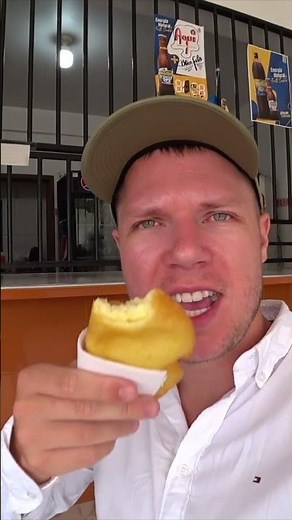 Breakfast empanadas in Venezuela 🇻🇪