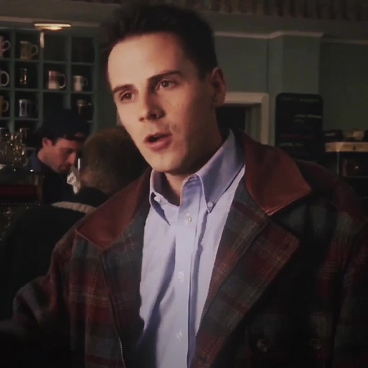 i actually managed to make a loop ib: sunburn6d #fyp #gilmoregirls #rorygilmore #rorygilmoreedit #lorelaigilmore #edit #rorydefender