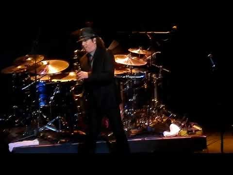 'Legendary' Boney James - "Grand Central" (LIVE)