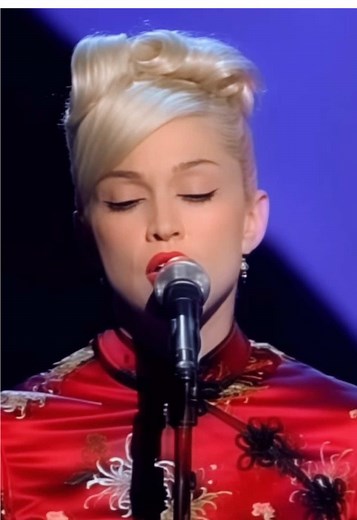 Madonna in Concert: Take A Bow at AMAs 1995