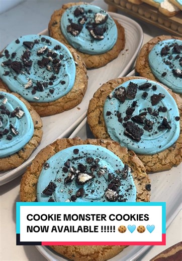 New in the case: Cookie Monster cookies! A brown sugar base mixed with white chocolate chips, semi sweet chocolate chips, and Oreos topped with buttercream & Oreo crumbs!! 🍪🩵 #delaware #bakery #smallbusiness #sweettreat #CapCut