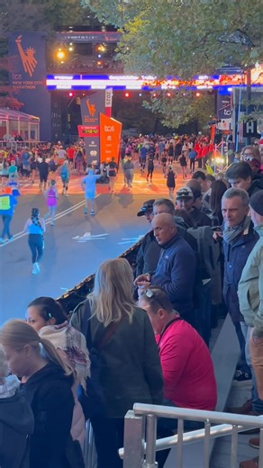 Laura Fogg has done it again! NYC Marathon! | Ray Fogg