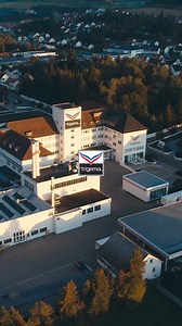 Wie entsteht eigentlich die nahtlose Unterwäsche von #TRIGEMA ? Simone Nuccio erklärt die Santoni-Seamless-Maschinen. ⁠ #Familienunternehmen #MadeinGermany | TRIGEMA