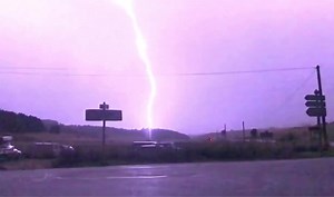 Impact #foudre #orage / #llamp #tempesta ⚡️👉Col de la Perche #pyreneesorientales #cerdanya 📷 @hubertcolpin | Météo Pyrénées