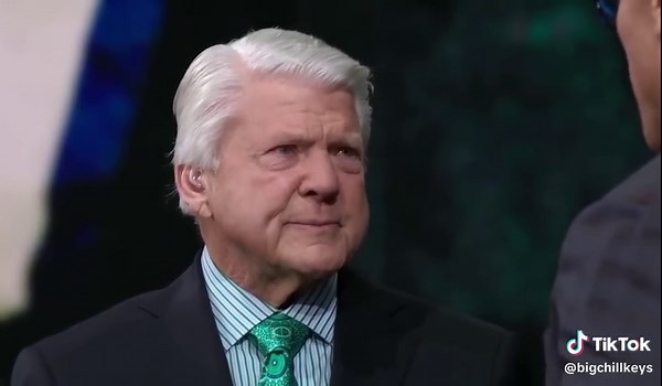 Dwayne “The Rock” Johnson stops by to celebrate Coach Jimmy Johnson’s Induction into Dallas Cowboys Ring of Honor!