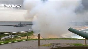 HMAS Parramatta has arrived in Newcastle for the long weekend, with a four gun salute at Fort Scratchley welcoming the vessel this morning. The Anzac class frigate is under the leadership of a command team hailing from Newcastle and the Hunter Valley. More info: http://www.nbnnews.com.au/2017/06/09/hmas-paramatta-arrives-in-newcastle-harbour/ | NBN Television