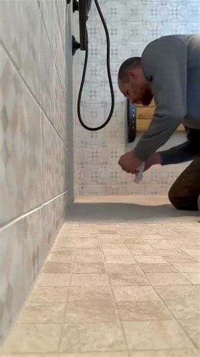 Using Paint Thinner on a Rag to Caulk A Shower | Jackson Lee