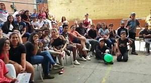 Un día de Barrio Arte y cultura.  #medellincapitalbarber #masqueuncorte #lollevasenlacabeza #unahistoriaporuncorte | Barber Art | Facebook