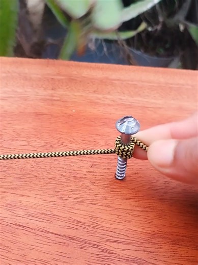 Essential Knot Tying Skills: Master the Clove Hitch