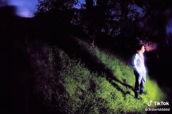 Nine Vicious “Work” (prod. Patrick). A wild, high-energy flip of Rihanna’s “Work” that turns the familiar sample into something distorted and raw. The beat is hard as sh*t… heavy 808s, great bounce, and ethereal vocal pads that build intensity as it goes. Nine Vicious does what he always does best… he raps, screams, layers adlibs like echoes from another world, and somehow makes it all sound perfectly balanced. A dark and euphoric banger that feels like a riot and a club song at the same time. #