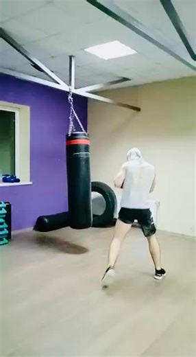 Boxing Practice Tips in a Gym Setting