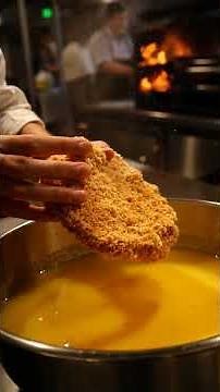 Crispy Perfection: How to Make Authentic Wiener Schnitzel 🥩 #WienerSchnitzel #food #foodie