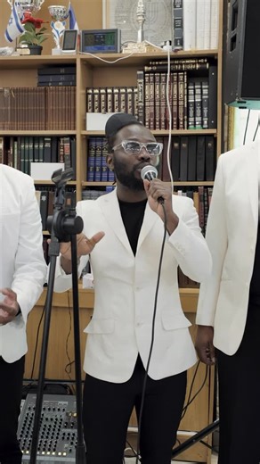 F•I•R•E on Instagram: "🎶✨ Chorale Gospel en live ✨🎶 💍 Houppa 🎉 Bar Mitsva 🙏🎵 Ambiance cérémonie 🎵🙏 📩💬 Pour toute réservation, envoyez un DM 💬📩 #houppa #houppalive #houppamusic #barmitsva #barmitsvamusic"