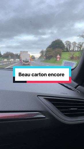 Encore un accident de plus attention à vous sur les routes #accident #voiture #danger #pourtoi #fyp