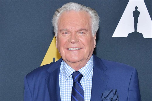 Robert Wagner's stepdaughter marks his 95th birthday with workout video