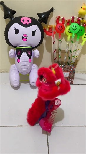 mini red lion in action