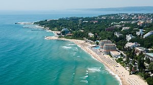 ALERTĂ la Marea Neagră. Nereguli depistate de autorităţi, pe 40 de plaje din Bulgaria •