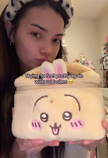 Achieve a No Lashes Makeup Look Tutorial