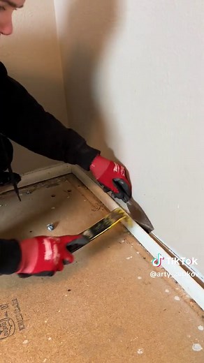 How to Remove Baseboards Without Damaging Drywall