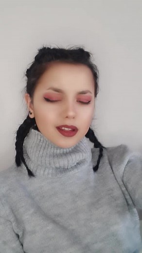 Expressive Hand Movements for Self-Expression