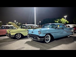 Reviviendo la década del 50! Un show de autos clásicos que no puedes perderte.