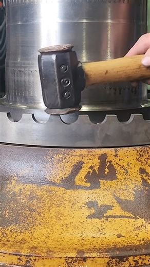 676K views · 5.7K reactions | Worn-Out D11 Dozer Final Drive Spindle Repair! #reels #tools #engineering #machinist | Cutting Edge Engineering Australia | Facebook