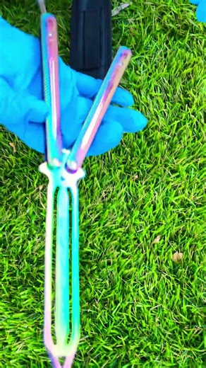 A dual butterfly knife non-sharp