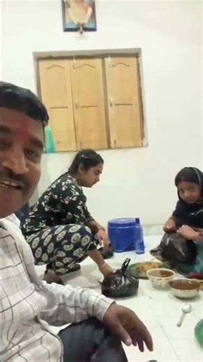 Aaj sabke sath gupchup party chala