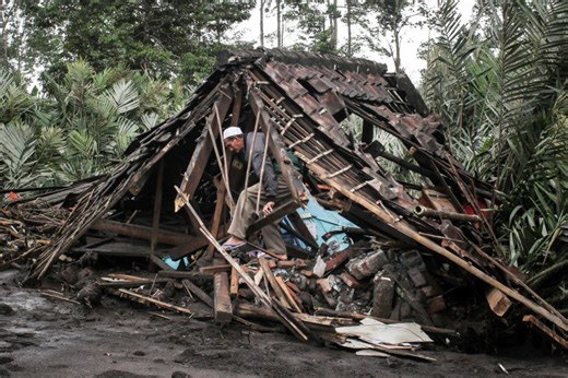 Más de mil evacuados en Indonesia por la erupción de volcán cerca de Bali