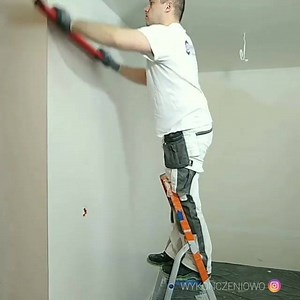 Daqui uns tempos será assim uma Graco T-max 506 e desempenadeira berox,ea produção e garantida na aplicação de massa corrida. By :WIkonczeniowo,meu amigo.da.Polônia. | Airless Brasil