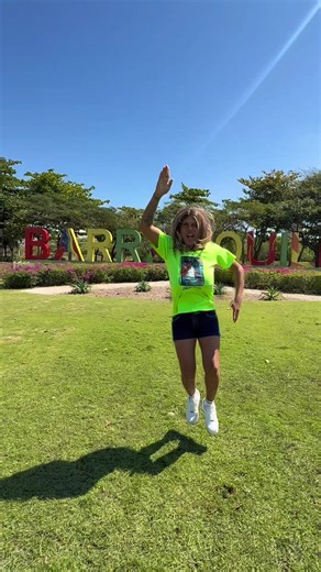 Domingo de mochito y besar rico LA BESA RICO - DISPONIBLE EN TODAS LAS PLATAFORMAS.