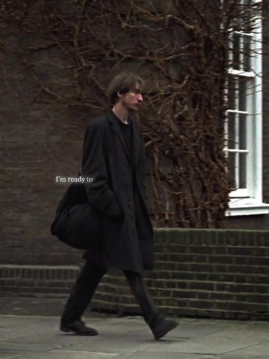 anyone else get stressed tryna keep up with the edit trends bc it’s like impossible to be original and everyone works so fast and everyone else does it better so why even bother making one 🤨😔🌚🥺🤪 just me ⁉️😯🤭😍🫶‼️🤷‍♀️🫢😔🤩 #remuslupin #siriusblack #remuslupinedit #siriusblackedit #marauders #maraudersedit #wolfstar #wolfstaredit #maraudersera