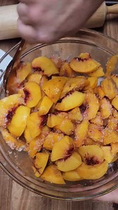 PIE CRUST (Save this recipe!!) 🥧 Tips on making homemade pie crust: 🥧 ➡️ keep ingredients and fat cold ➡️ make it by hand with a pastry blender (we prefer this method over using a food processor!) ➡️ use fresh and high-quality ingredients. (Definitely use a good quality brand of butter!!) ➡️ use lard and butter. Butter gives you a great flavor, while lard has a higher melting point and will yield a much more flaky crust. ➡️ make it the night before, so it has plenty of time to chill in the fri