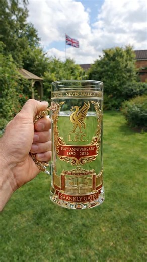 Match day doesn’t always need a pub.Sometimes… this is enough. 🌿🍺