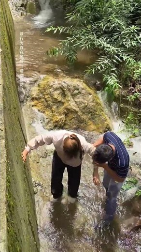 A Small Gesture That Warms The Heart#help #kindness