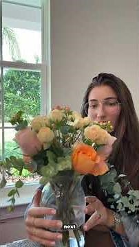 Build the perfect Weekend in the Hamptons bouquet with Andrea’s expert floral tips 🌸✨