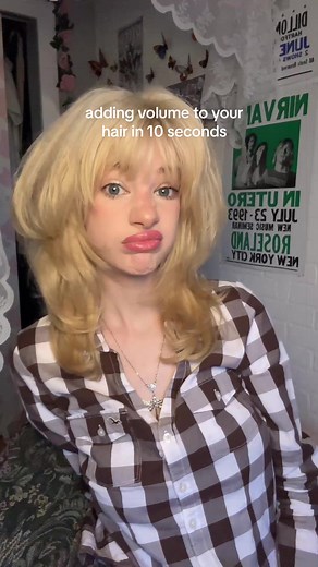 Add Volume to Hair in 10 Seconds with Boldify Powder