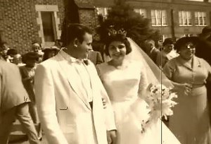 What does growing up Italian mean to you? We did pasta Sunday dinners at Nonna's house, making homemade wine and sauce, large family gatherings, 7-fish dinner every Christmas Eve, etc. Keep your traditions alive! | The Italian-American Page