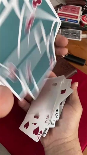 Any one have any suggestions for cardistry moves I could learn. Let’s say I’m a beginner because I’ve never done anything crazy before #cardistry #falsecut #playingcards #sleightofhand #magictrick