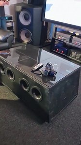 755K views · 18K reactions | Sollten die Lautsprecher die Einrichtung Deines Wohnzimmers bestimmen – oder sollte das Wohnzimmer die Größe der Lautsprecher bestimmen? | HiFi Klubben | Facebook