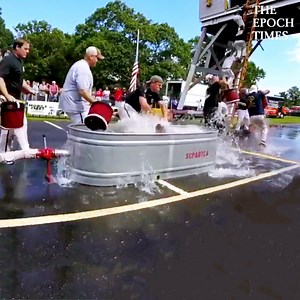 Now this is what I call teamwork. 😳👩🏻‍🚒👨🏻‍🚒🚒 Credit: @nysfddrillteams - instagram.com/nysfddrillteams/ | Bright