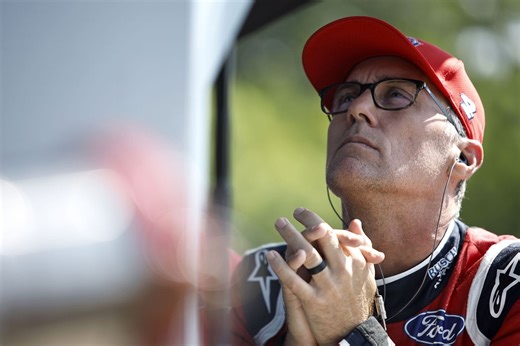 Kevin Harvick puts his bet on HMS’s driver as favorite to win 2026 NASCAR Cup Series championship