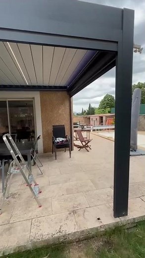 Témoignage client – Pergola bioclimatique 4x3 Édition 6 Signature Soleyade® avec store latéral