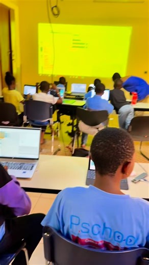 PROGRAMMING School on Instagram: "Pschool accompagne les enfants et jeunes de 5 à 19 ans dans la découverte et la maîtrise des technologies du futur à travers des activités extrascolaires innovantes, deux fois par semaine. Au programme : • Codage informatique • Électronique • Mécanique • Robotique • Intelligence artificielle Une immersion complète pour développer la logique, la créativité et l’esprit scientifique dès le plus jeune âge. Horaires : • Mercredi ou jeudi : 14h à 17h • Samedi : 9h à 1